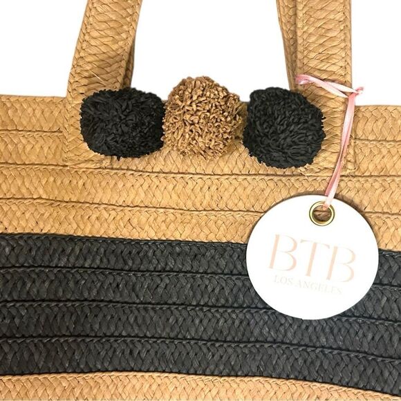 NWT BTB LOS ANGELES
Bahama Mama Stripe Tote In Sand/ Black Retail $132 - Picture 4 of 5